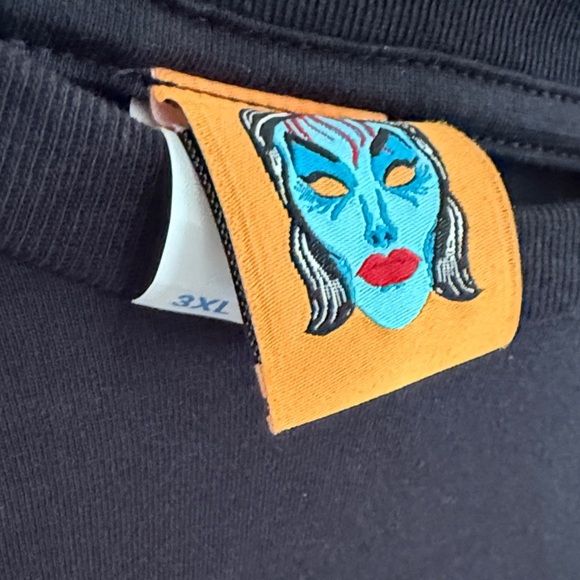 3X Vixen by Micheline Pitt Black Creature Tee -NWOT - Picture 2 of 2